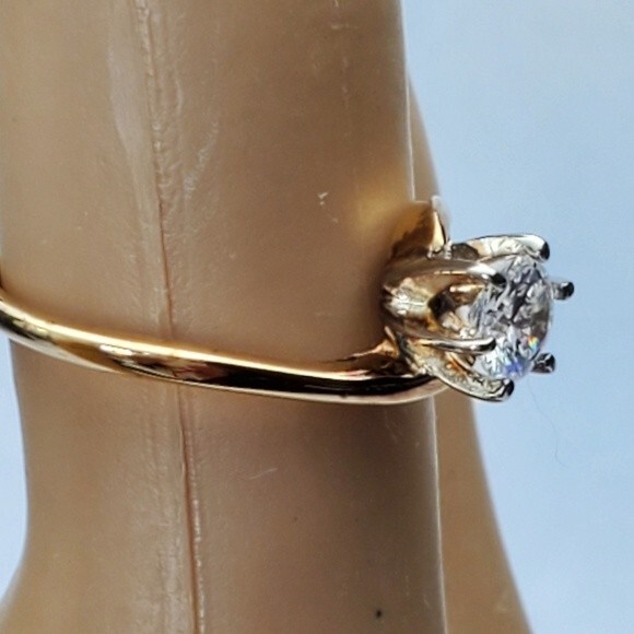 Gold promise Solitaire Ring Size 7 cubic zirconia - Picture 2 of 8